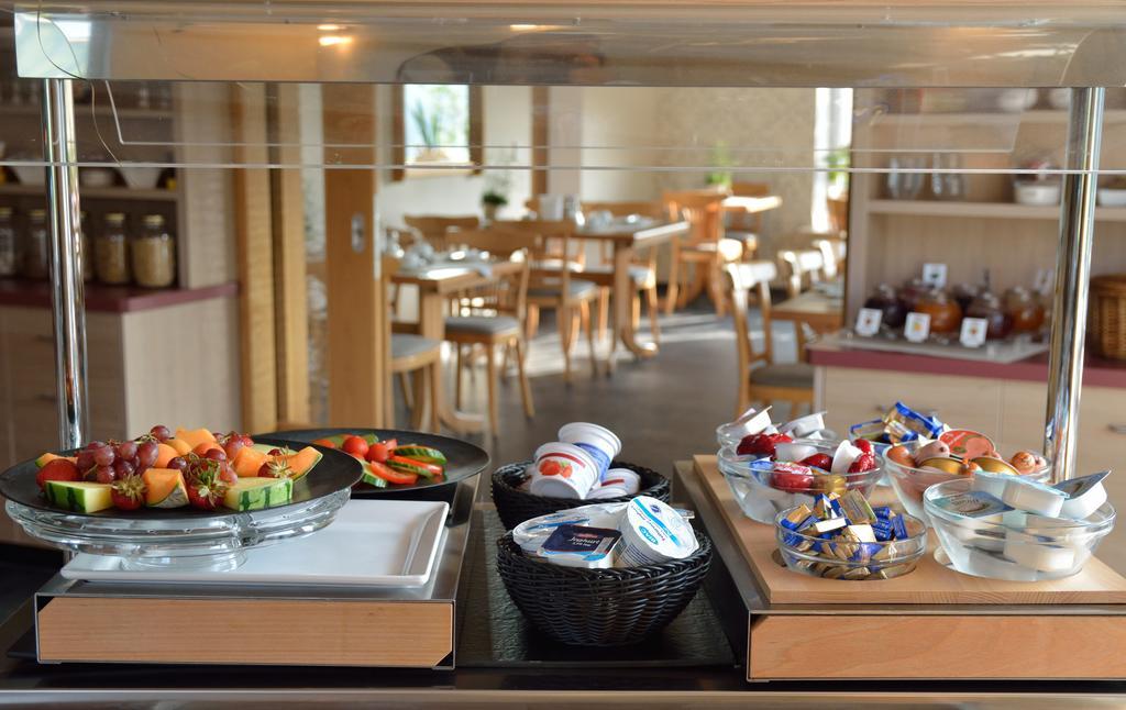 Hotel-Restaurant-Weingut Kapellenhof Klotten Esterno foto