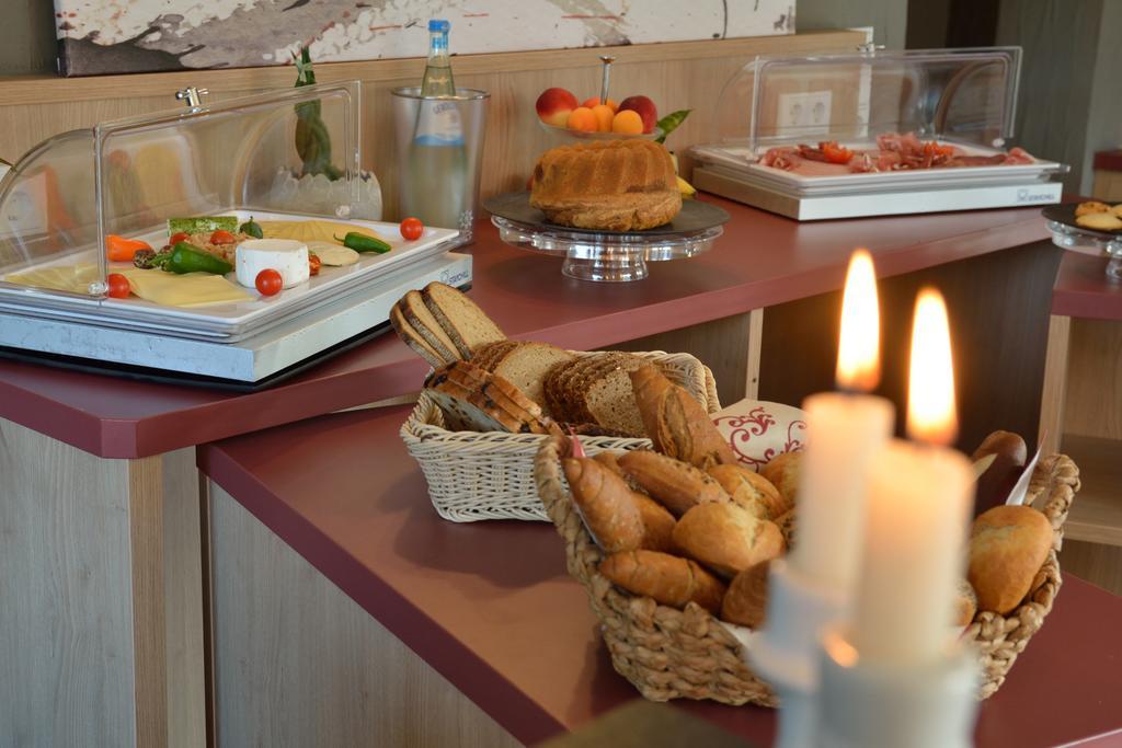 Hotel-Restaurant-Weingut Kapellenhof Klotten Esterno foto