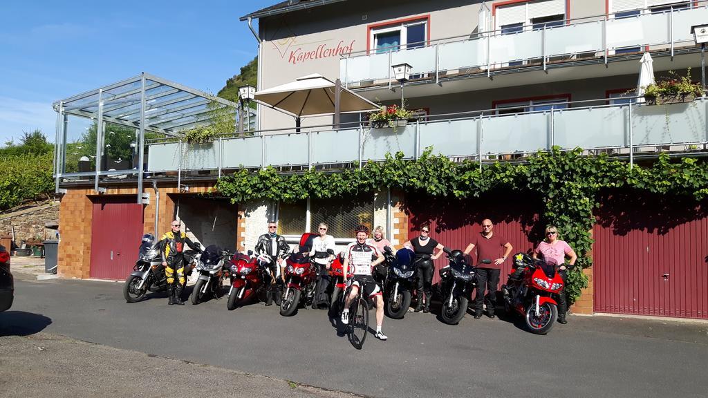 Hotel-Restaurant-Weingut Kapellenhof Klotten Esterno foto