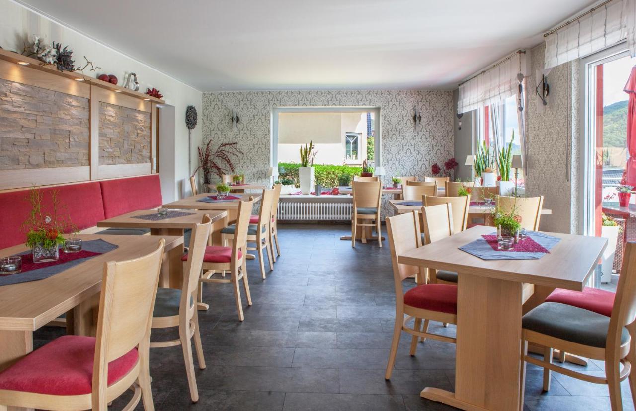 Hotel-Restaurant-Weingut Kapellenhof Klotten Esterno foto