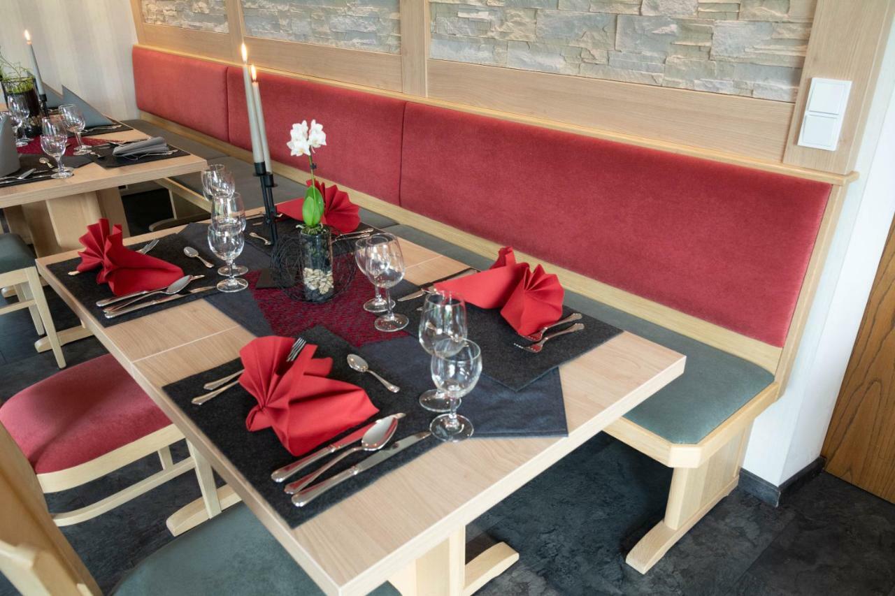 Hotel-Restaurant-Weingut Kapellenhof Klotten Esterno foto