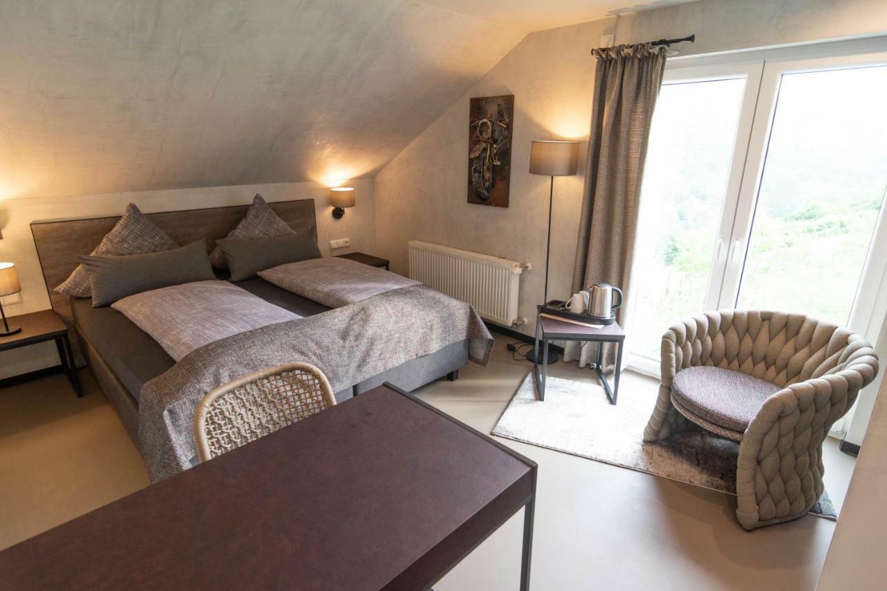 Hotel-Restaurant-Weingut Kapellenhof Klotten Esterno foto